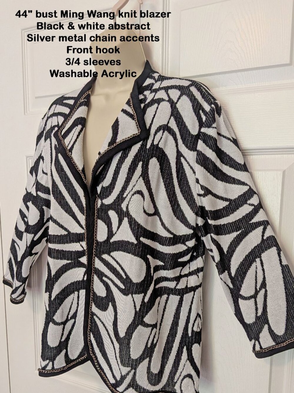 44" bust Ming Wang knit blazer, Black/white abstract, V neck, Collar, Chain trim